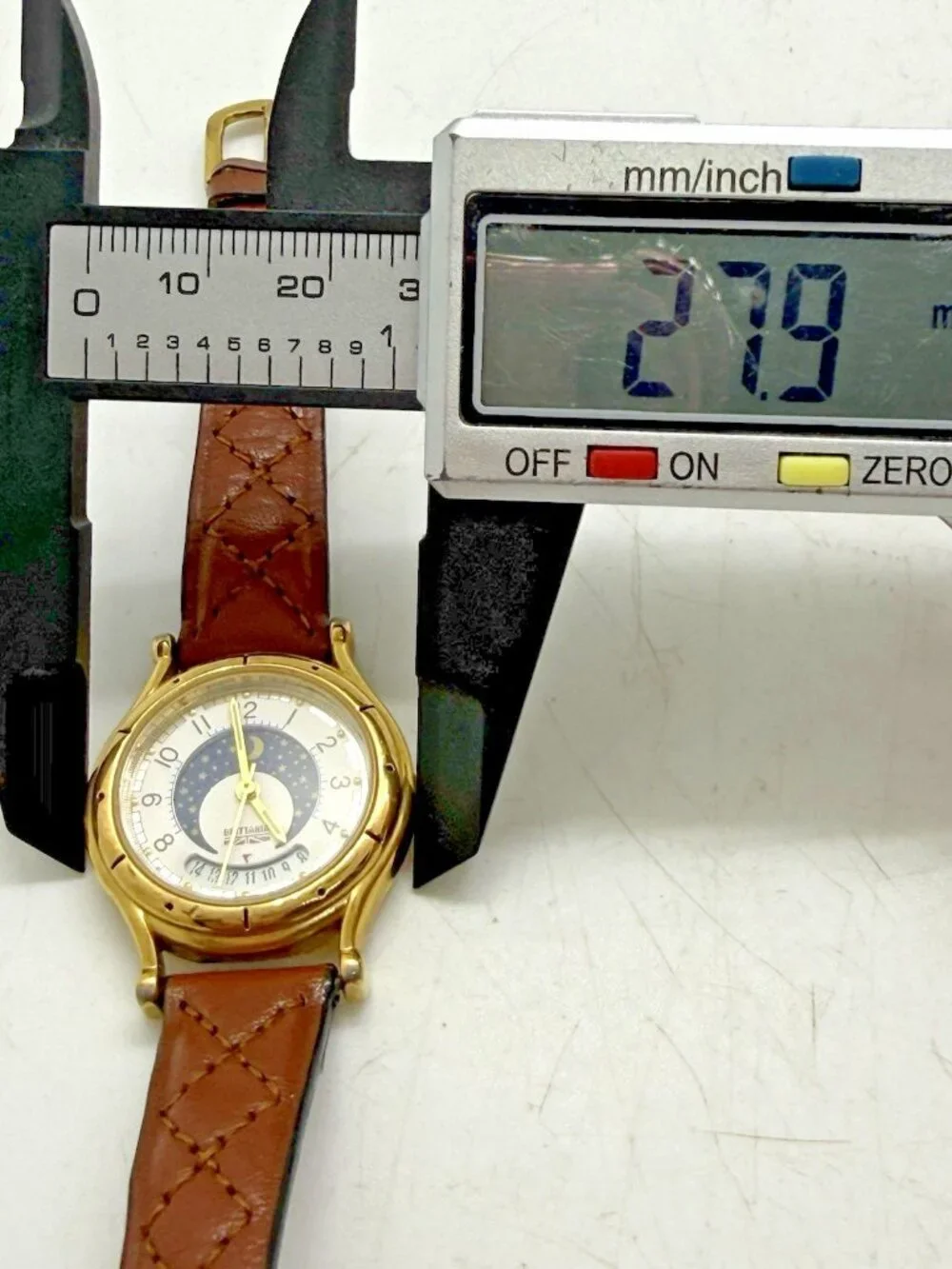 Vtg Brittania Moon Phase Quartz Watch BL232 Gold Tone Date Brown Leather Band